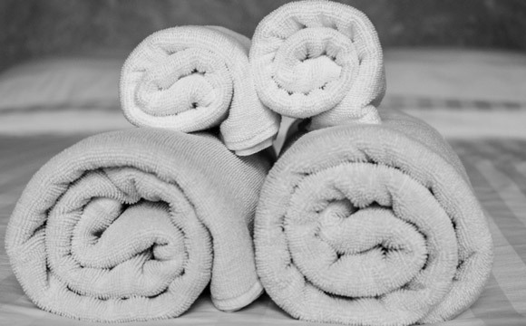 Na hora de comprar as toalhas para casa, é preciso levar em consideração alguns detalhes (Foto: Shutterstock)