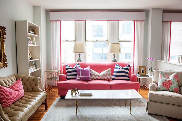 3-sofá-rosa-com-paredes-claras